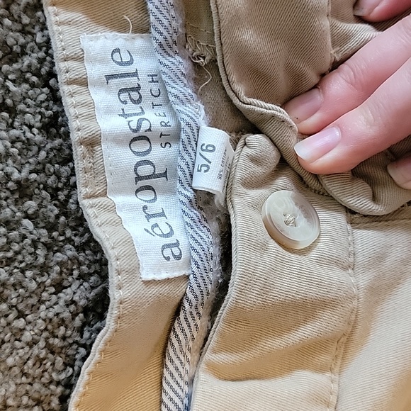 Aeropostale khaki shorts 5/6 medium - Picture 2 of 3